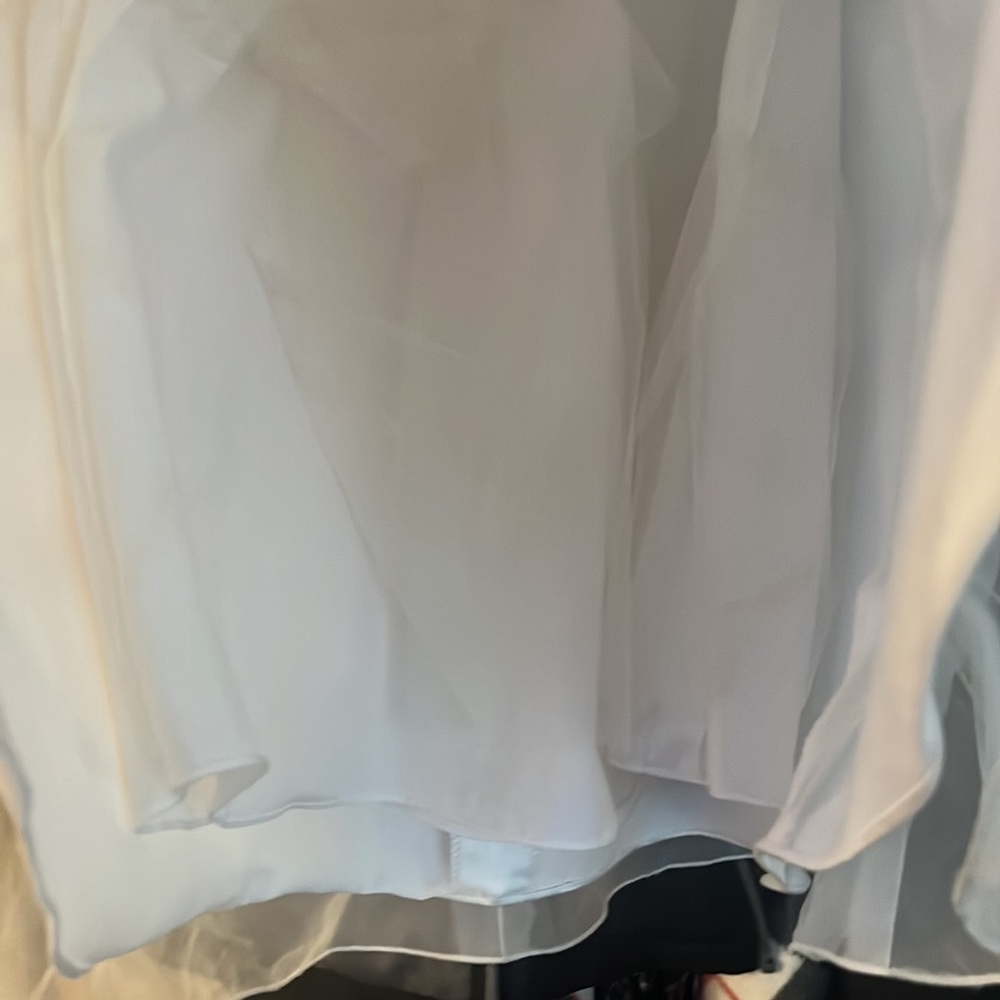 Beautiful white flower girl dress David’s bridal size 3 - Picture 9 of 9